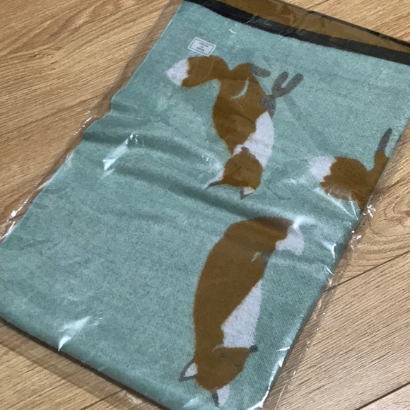 Large Cozy Fox Scarf - Picture 6 of 6